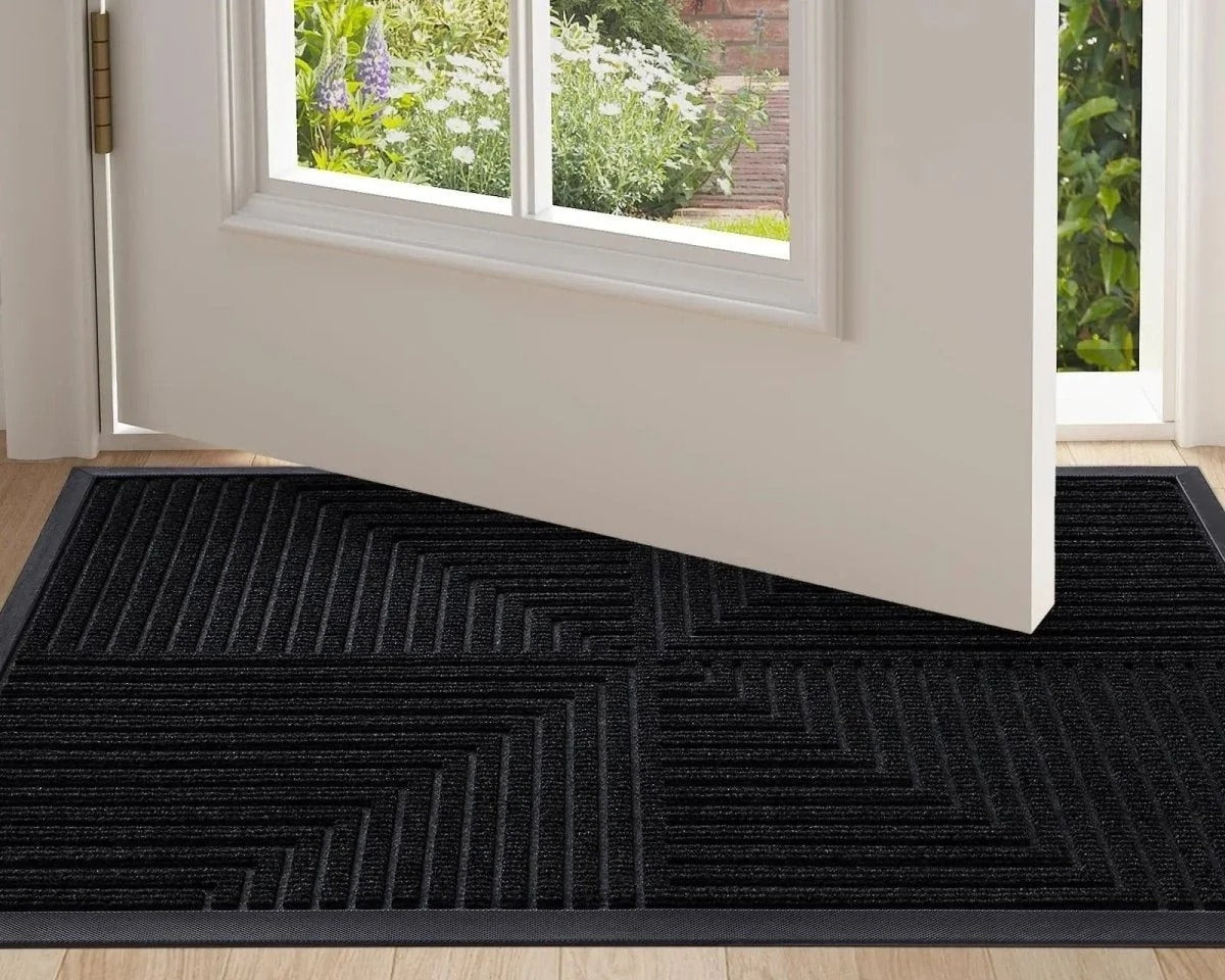 Non-Slip Entrance Mat That Traps Dirt, Two Sizes